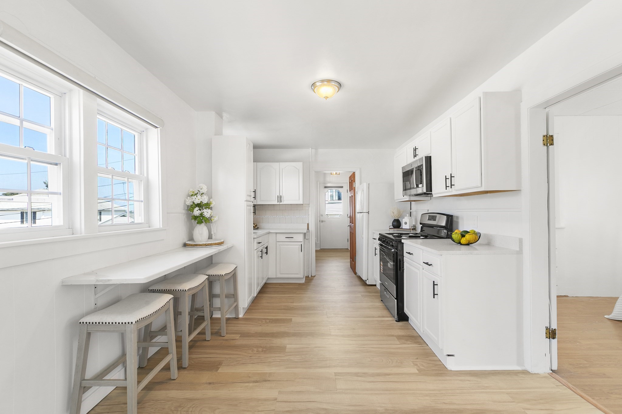 Revere, Massachusetts, 02151, United States, 5 Bedrooms Bedrooms, ,2 BathroomsBathrooms,Residential,For Sale,1914063