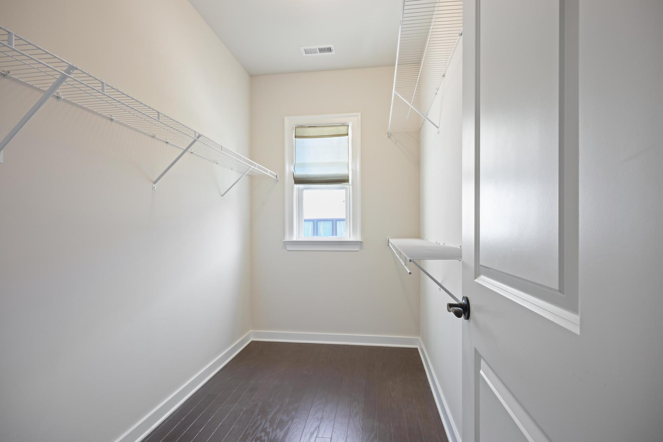  Meticulously Maintained Three Bedroom Townhome in Atlanta