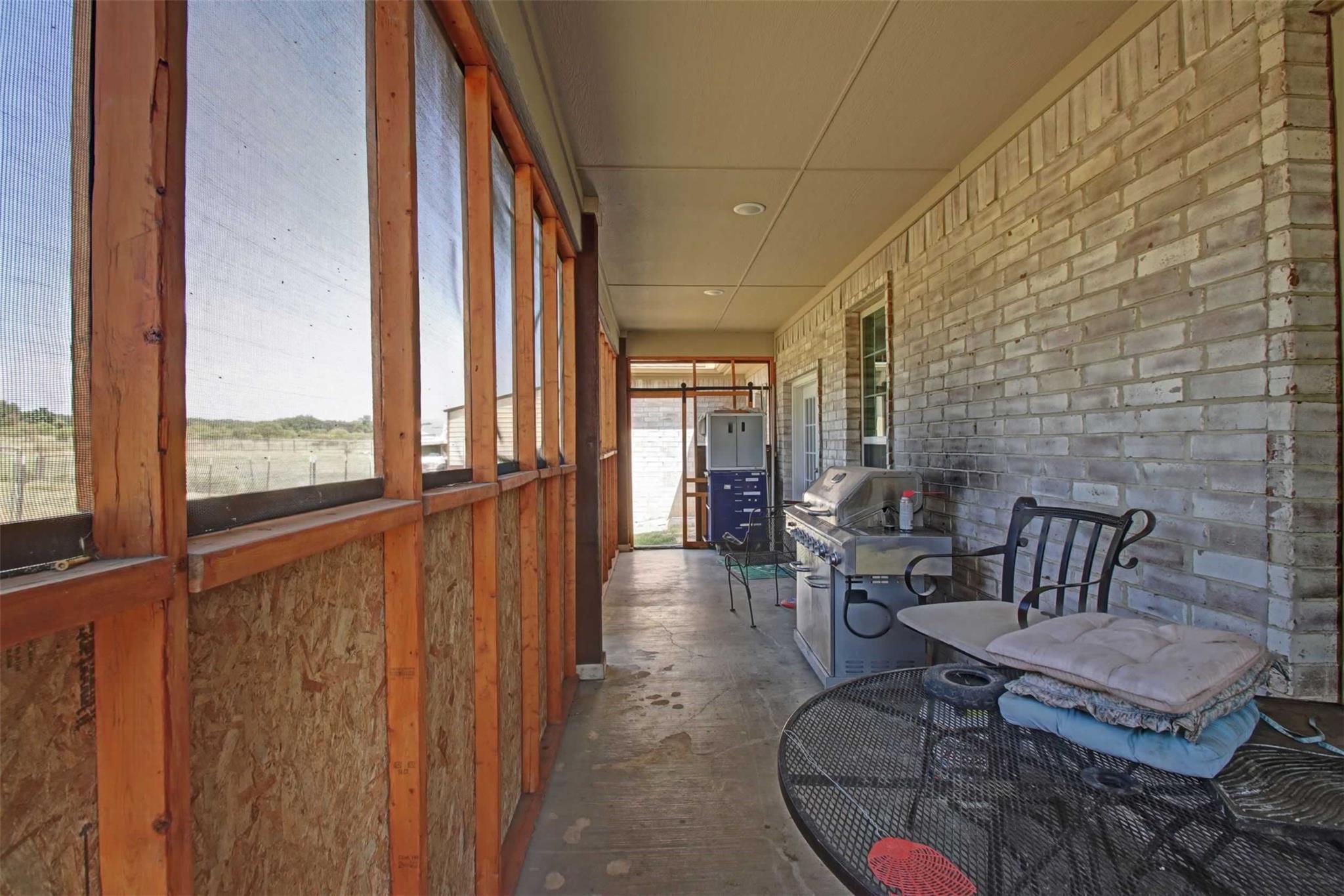 Springtown, Texas, 76082, United States, 4 Bedrooms Bedrooms, ,3 BathroomsBathrooms,Residential,For Sale,1920797