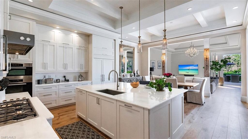 Naples, Florida, 34102, United States, 5 Bedrooms Bedrooms, ,6 BathroomsBathrooms,Residential,For Sale,1994581