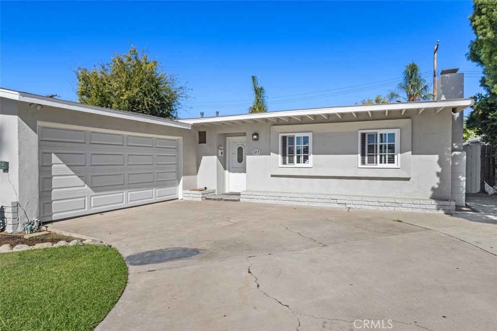 Orange, California, 92867, United States, 3 Bedrooms Bedrooms, ,2 BathroomsBathrooms,Residential,For Sale,1986314