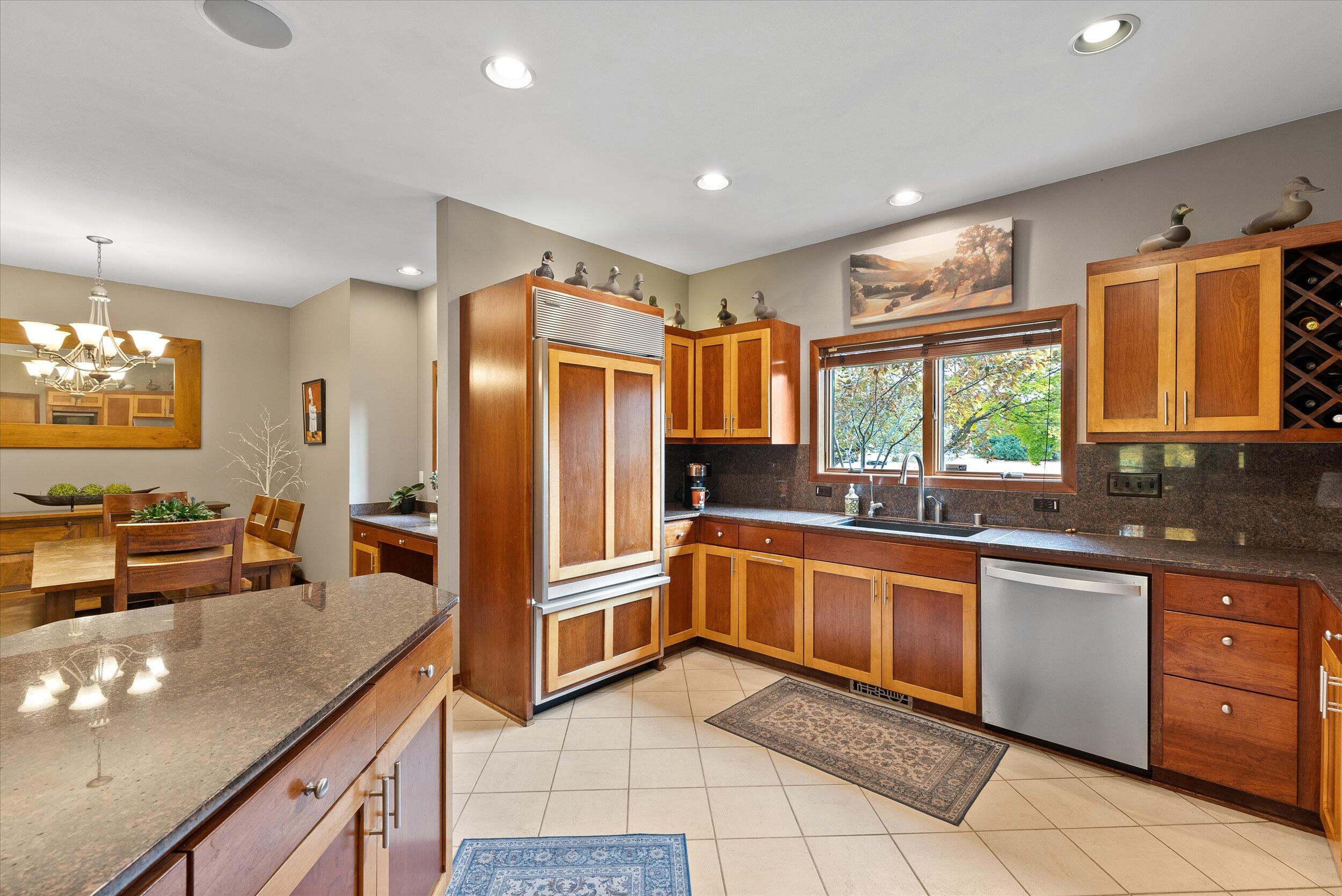 Grafton, Wisconsin, 53024, United States, 4 Bedrooms Bedrooms, ,6 BathroomsBathrooms,Residential,For Sale,1989565