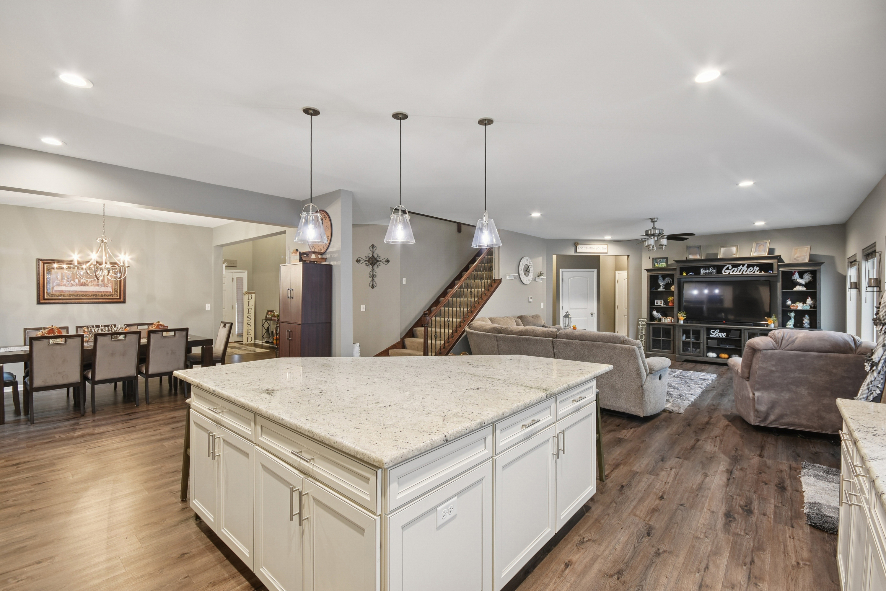 Channahon, Illinois, 60410, United States, 4 Bedrooms Bedrooms, ,3 BathroomsBathrooms,Residential,For Sale,1996655