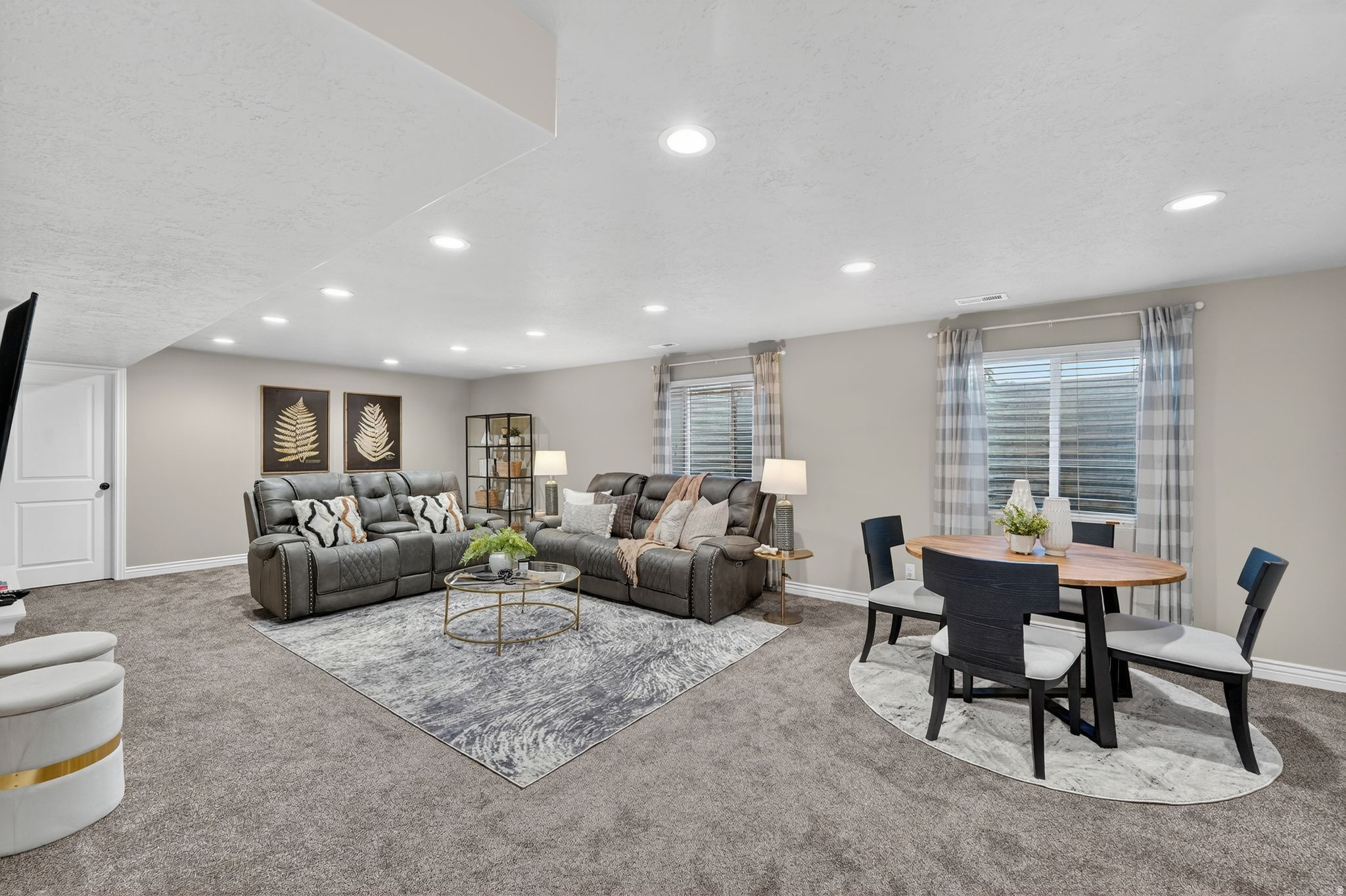 Syracuse, Utah, 84075, United States, 5 Bedrooms Bedrooms, ,3 BathroomsBathrooms,Residential,For Sale,2003414