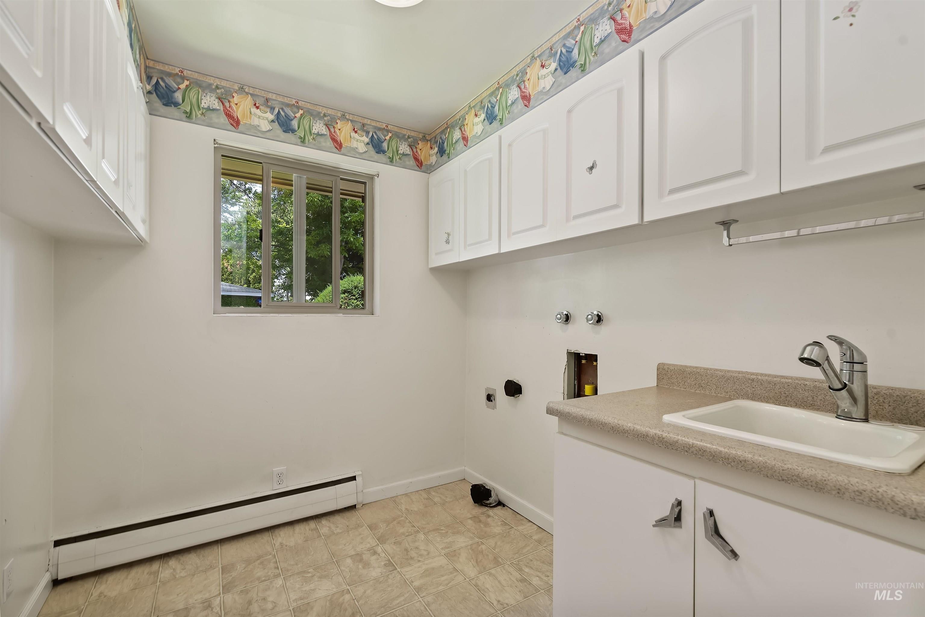 7208 Maxwell, Boise, Idaho, 83704, United States, 4 Bedrooms Bedrooms, ,3 BathroomsBathrooms,Residential,For Sale,7208 Maxwell,1435766