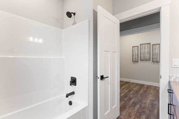 Colbert, Washington, 99005, United States, 4 Bedrooms Bedrooms, ,3 BathroomsBathrooms,Residential,For Sale,1890312
