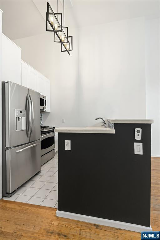 Weehawken, New Jersey, 07086, United States, 1 Bedroom Bedrooms, ,1 BathroomBathrooms,Residential,For Sale,1967965