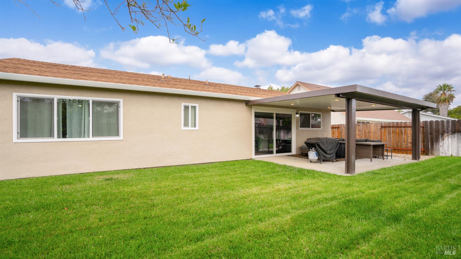 Vacaville, California, 95687, United States, 3 Bedrooms Bedrooms, ,2 BathroomsBathrooms,Residential,For Sale,1959239