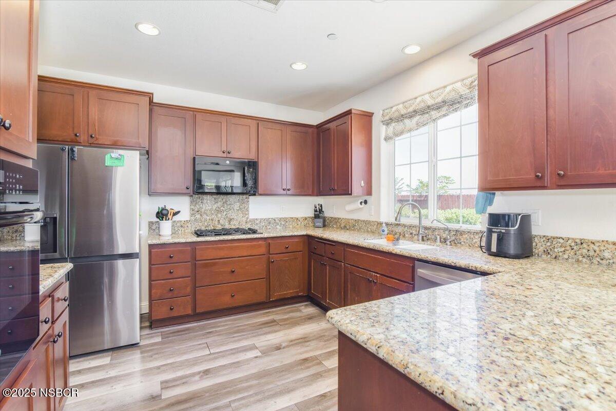 Lompoc, California, 93436, United States, 5 Bedrooms Bedrooms, ,4 BathroomsBathrooms,Residential,For Sale,1903001
