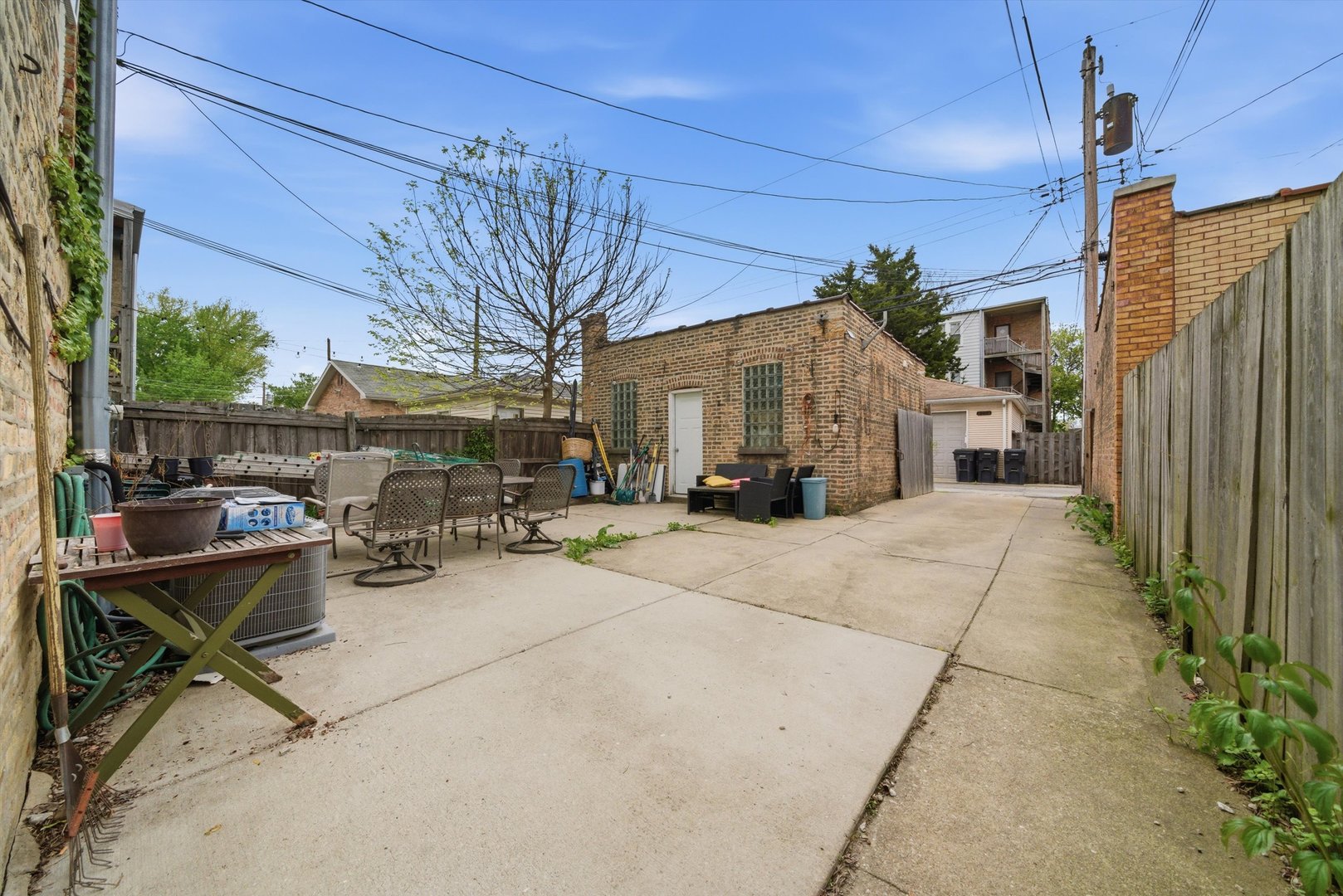 Chicago, Illinois, 60659, United States, 9 Bedrooms Bedrooms, ,Residential,For Sale,2040474