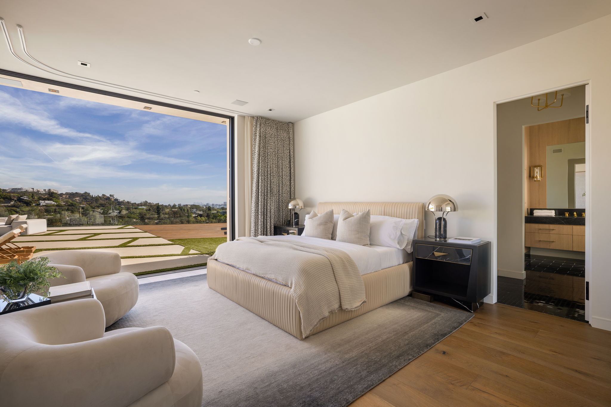  816 Glenmere Way - 物件實景