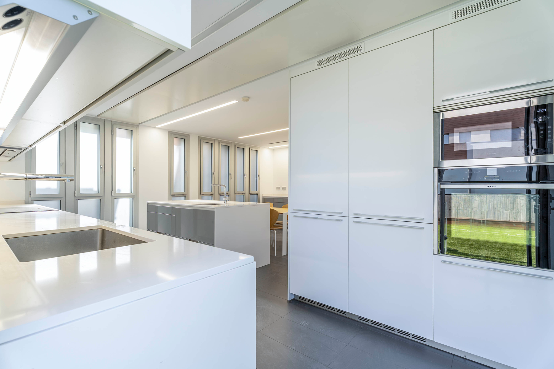  Modern Townhouse in Hortaleza, Madrid with Pool and Garden - 物件實景