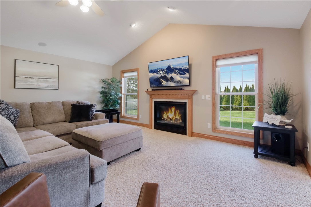 Chippewa Falls, Wisconsin, 54729, United States, 3 Bedrooms Bedrooms, ,4 BathroomsBathrooms,Residential,For Sale,1994232