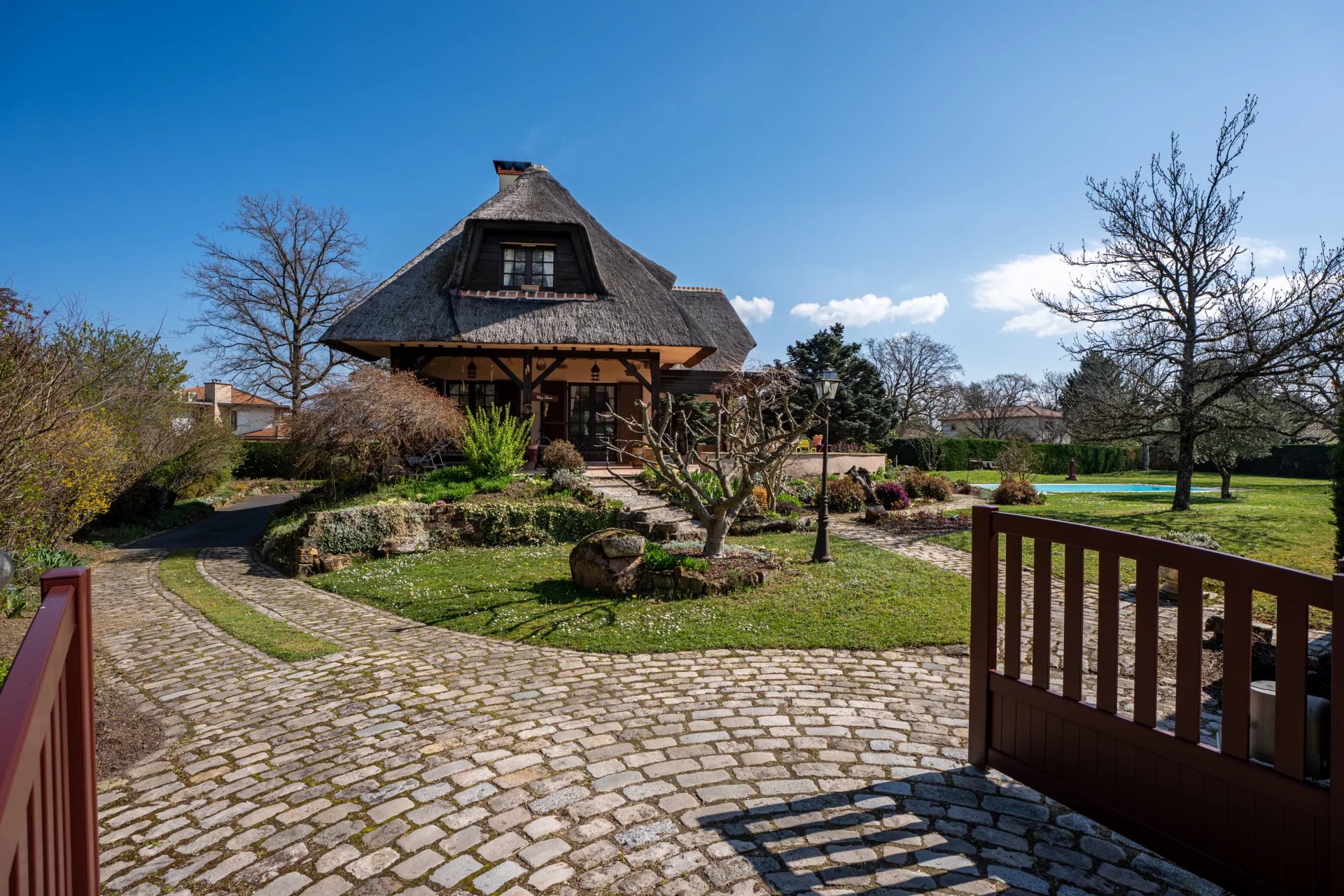 Charbonnières-les-Bains, Auvergne-Rhône-Alpes, 69260, FR, 4 Bedrooms Bedrooms, ,4 BathroomsBathrooms,Residential,For Sale,1994591