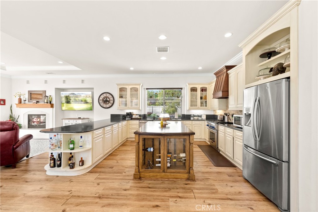 Murrieta, California, 92562, United States, 5 Bedrooms Bedrooms, ,3 BathroomsBathrooms,Residential,For Sale,1837849