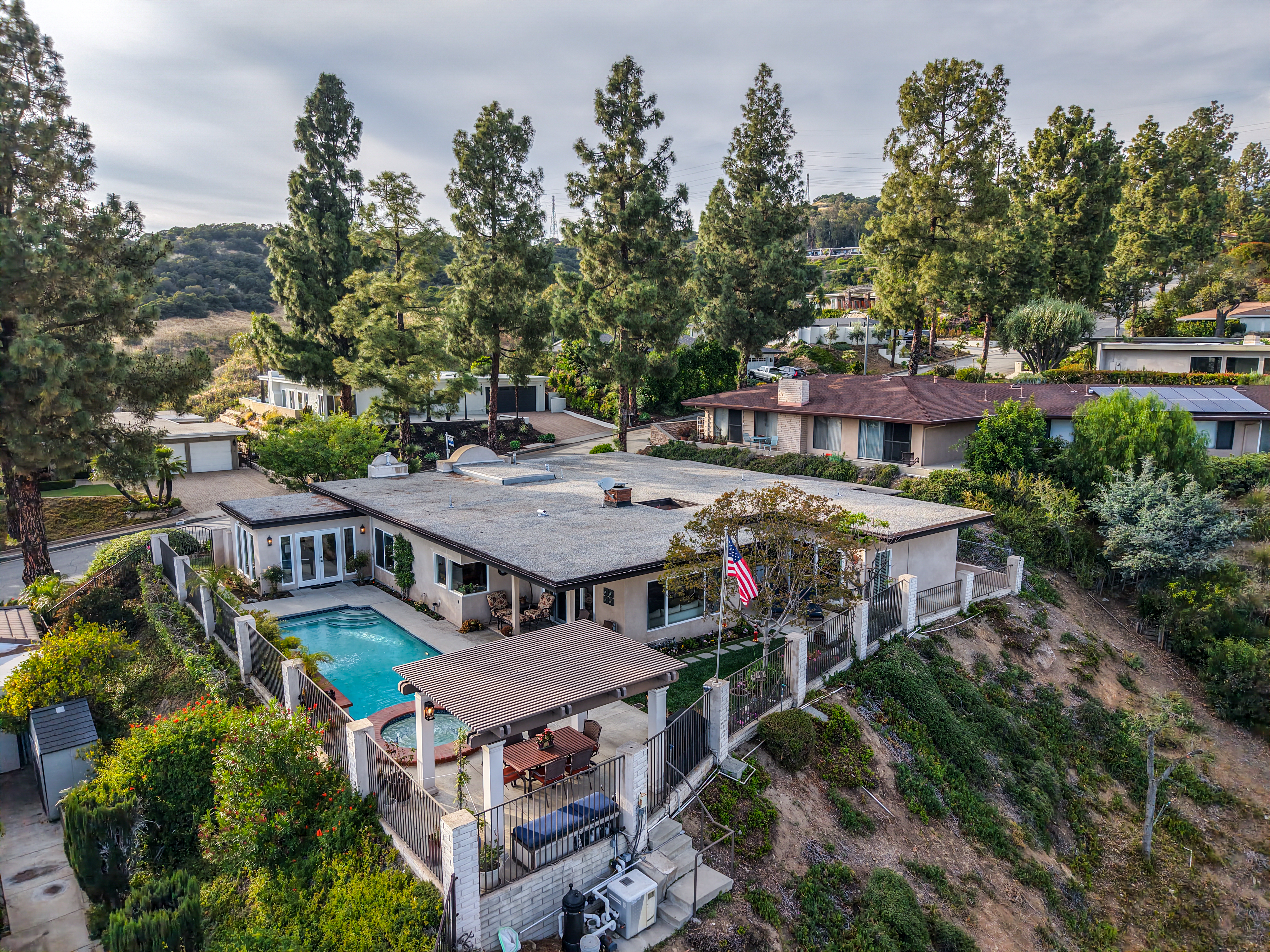  2708 N. Mountain Avenue, Claremont, CA 91711 - 物件實景