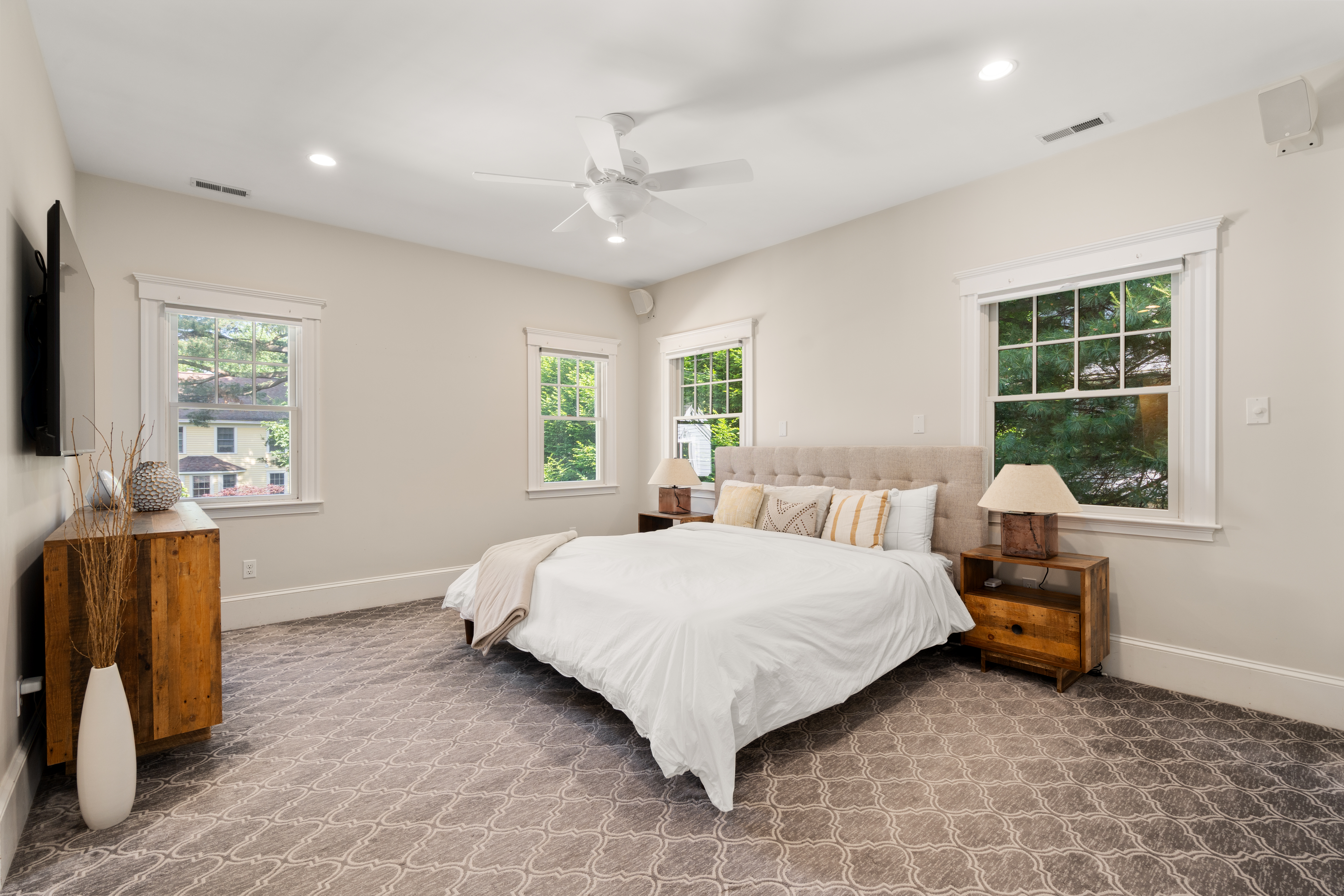  19 Mayo Avenue, Needham, MA, 02492 - 物件實景