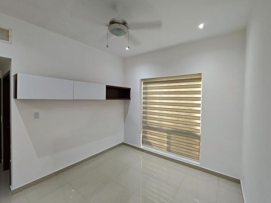 Circuito Primavera, Torreón, Coahuila de Zaragoza, 27018, Mexico, 3 Bedrooms Bedrooms, ,3 BathroomsBathrooms,Residential,For Sale,Circuito Primavera,1620692