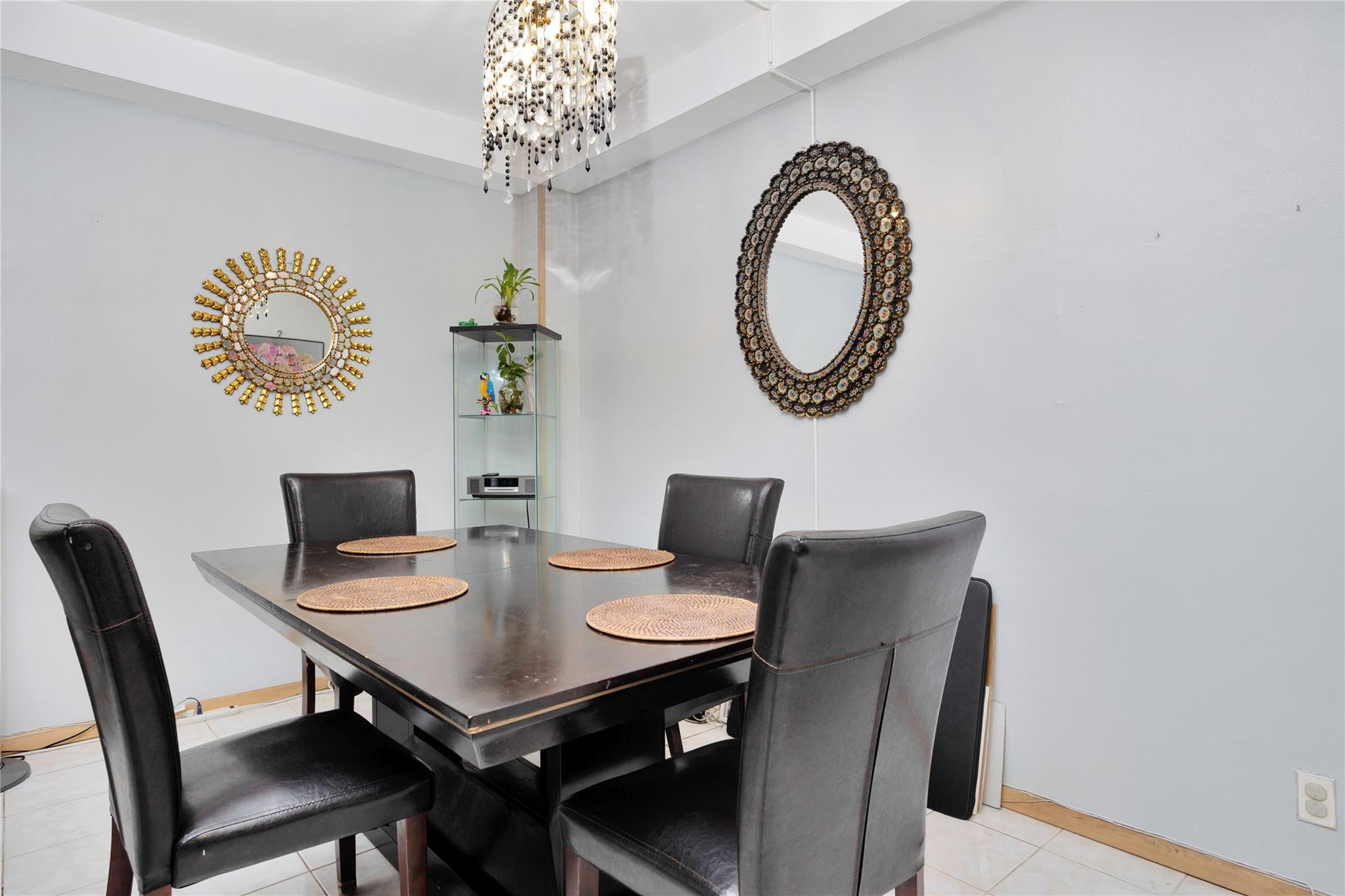 Rego Park, New York, 11374, United States, 3 Bedrooms Bedrooms, ,2 BathroomsBathrooms,Residential,For Sale,1846571