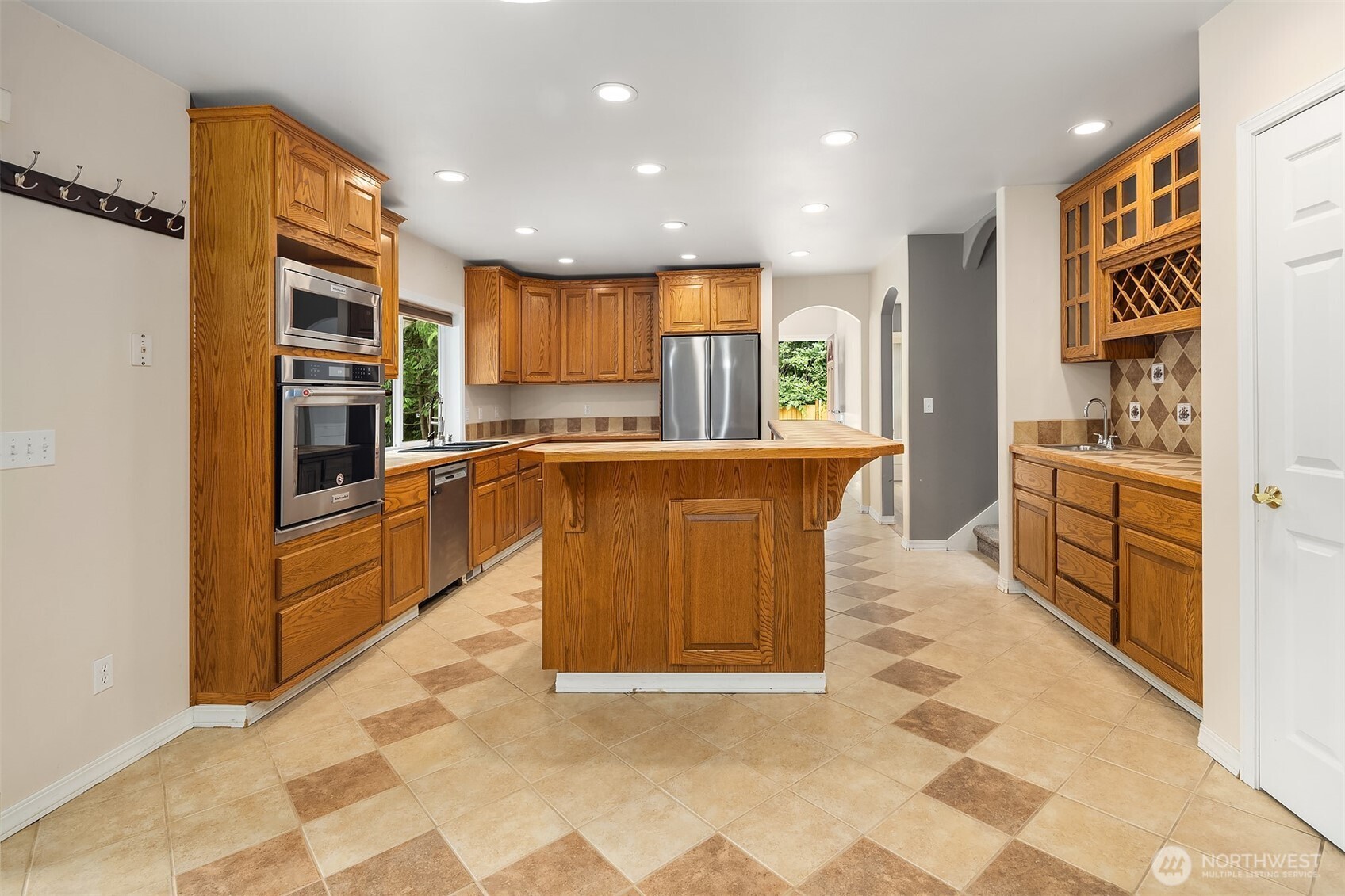 Lake Stevens, Washington, 98258, United States, 4 Bedrooms Bedrooms, ,2 BathroomsBathrooms,Residential,For Sale,1901328