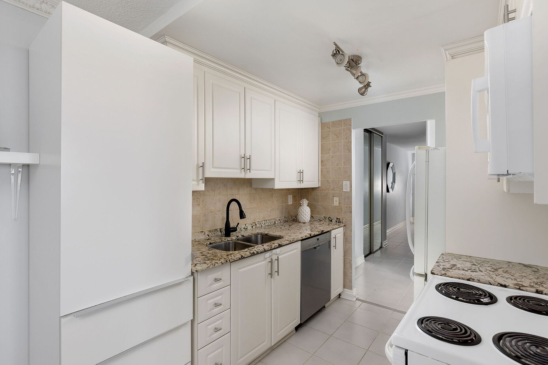  Modern Condo Living - 物件實景