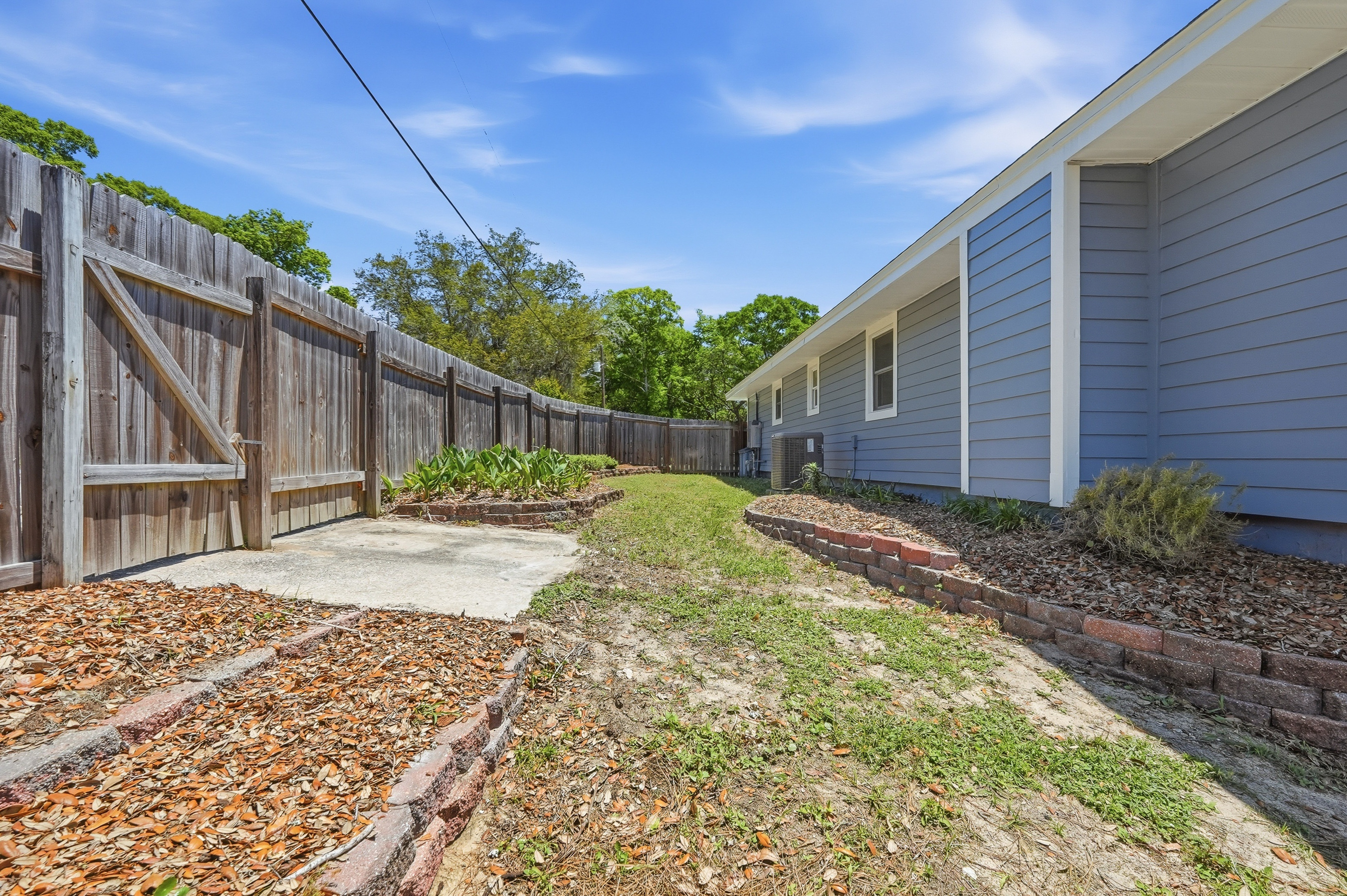  Updated Niceville Home on Double-Lot with Privacy & Endless Potential - 物件實景