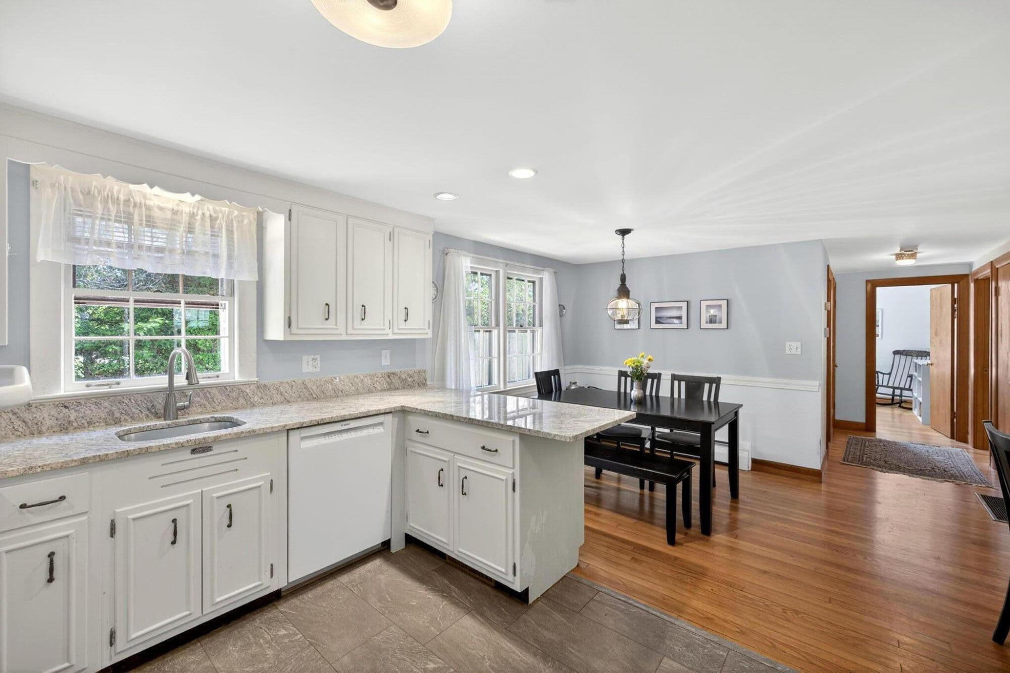  35 Joe Lincoln Road, West Harwich, MA, 02671 - 物件實景