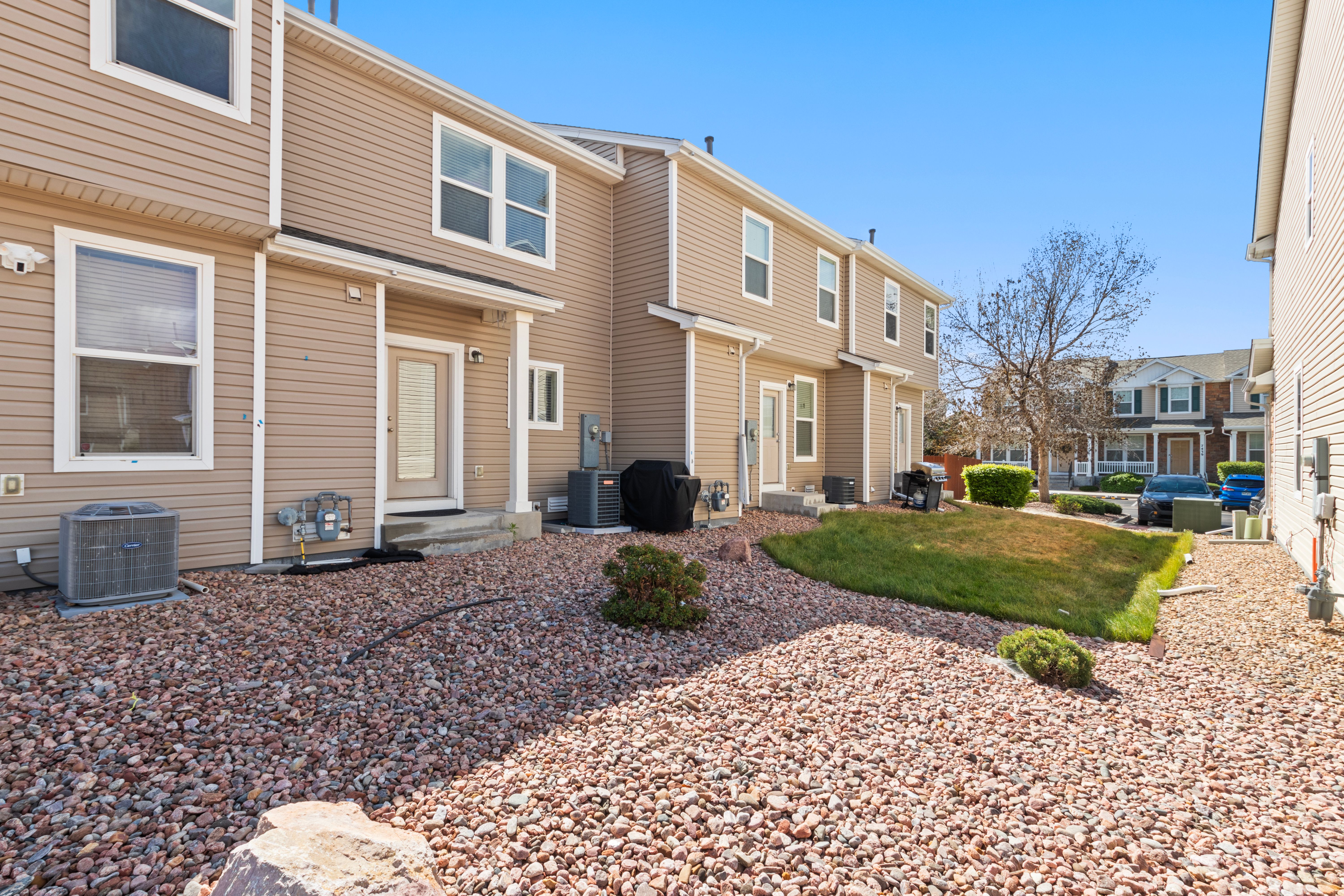  This Delightful GEM Features a Livable Floorplan with a Seamless Layout - 物件實景