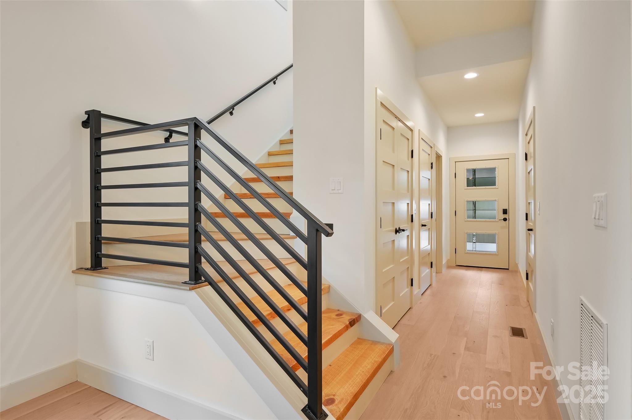Asheville, North Carolina, 28806, United States, 4 Bedrooms Bedrooms, ,4 BathroomsBathrooms,Residential,For Sale,1837018