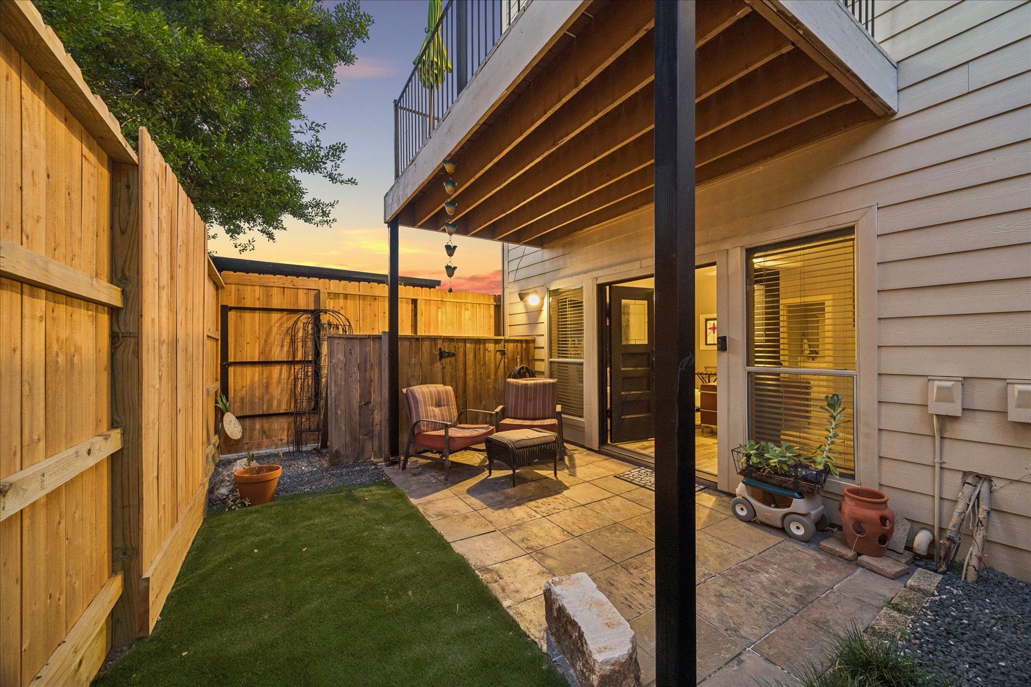  915 Knox Street D - 物件實景