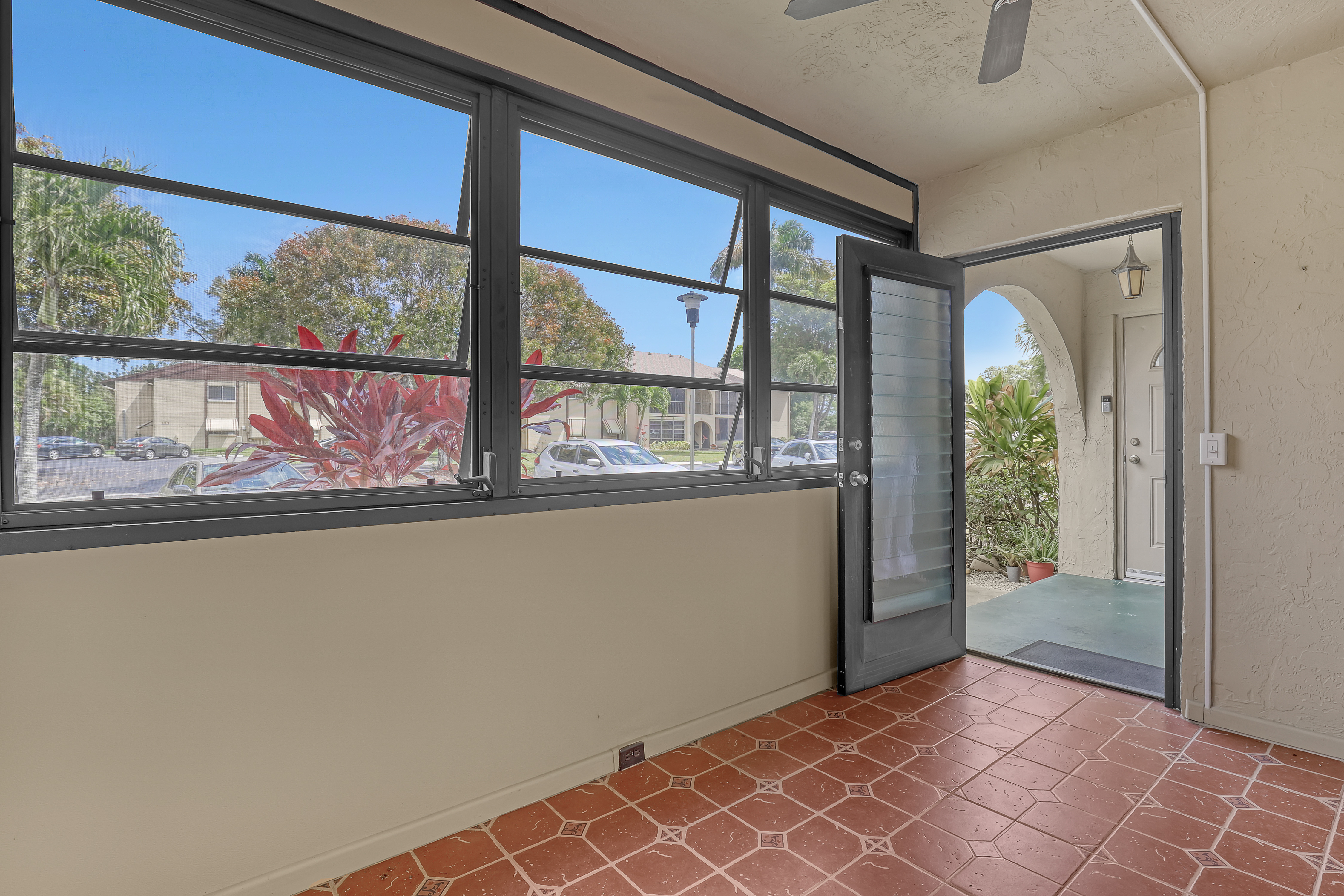  339 Pine Ridge Circle, Greenacres, FL, 33463 - 物件實景