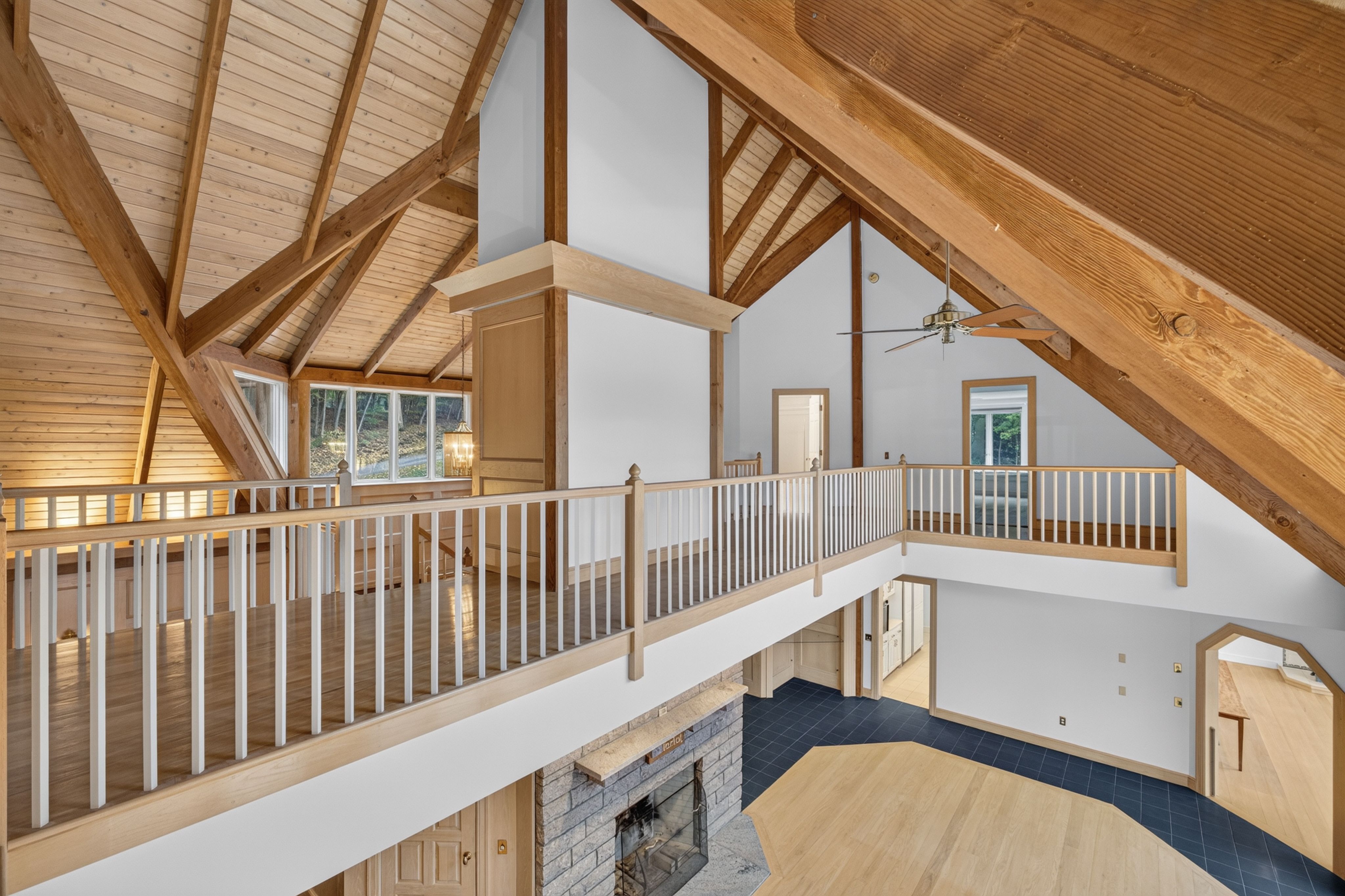  Set on 2.1 Private Acres Directly Along Hamburg Cove - 物件實景