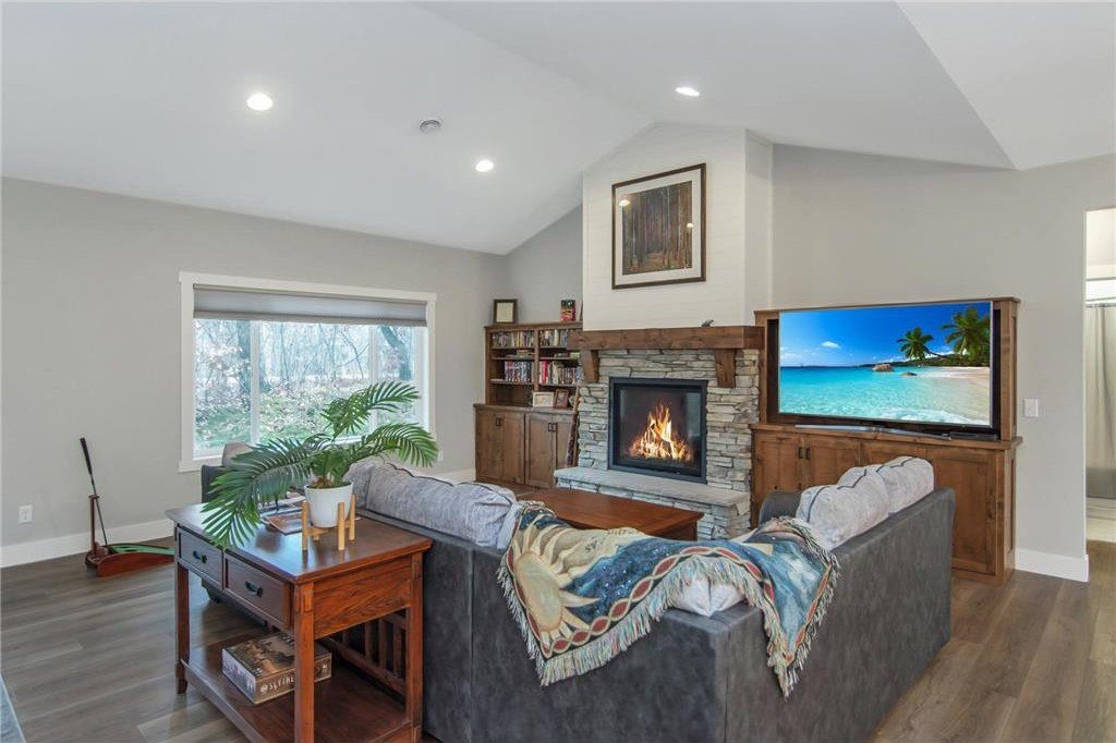 East Gull Lake, Minnesota, 56401, United States, 3 Bedrooms Bedrooms, ,1 BathroomBathrooms,Residential,For Sale,1928122