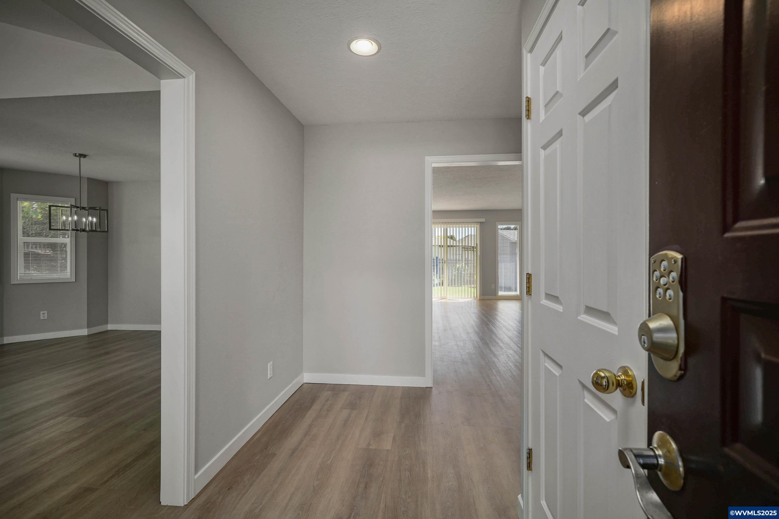 Salem, Oregon, 97304, United States, 3 Bedrooms Bedrooms, ,2 BathroomsBathrooms,Residential,For Sale,1838478