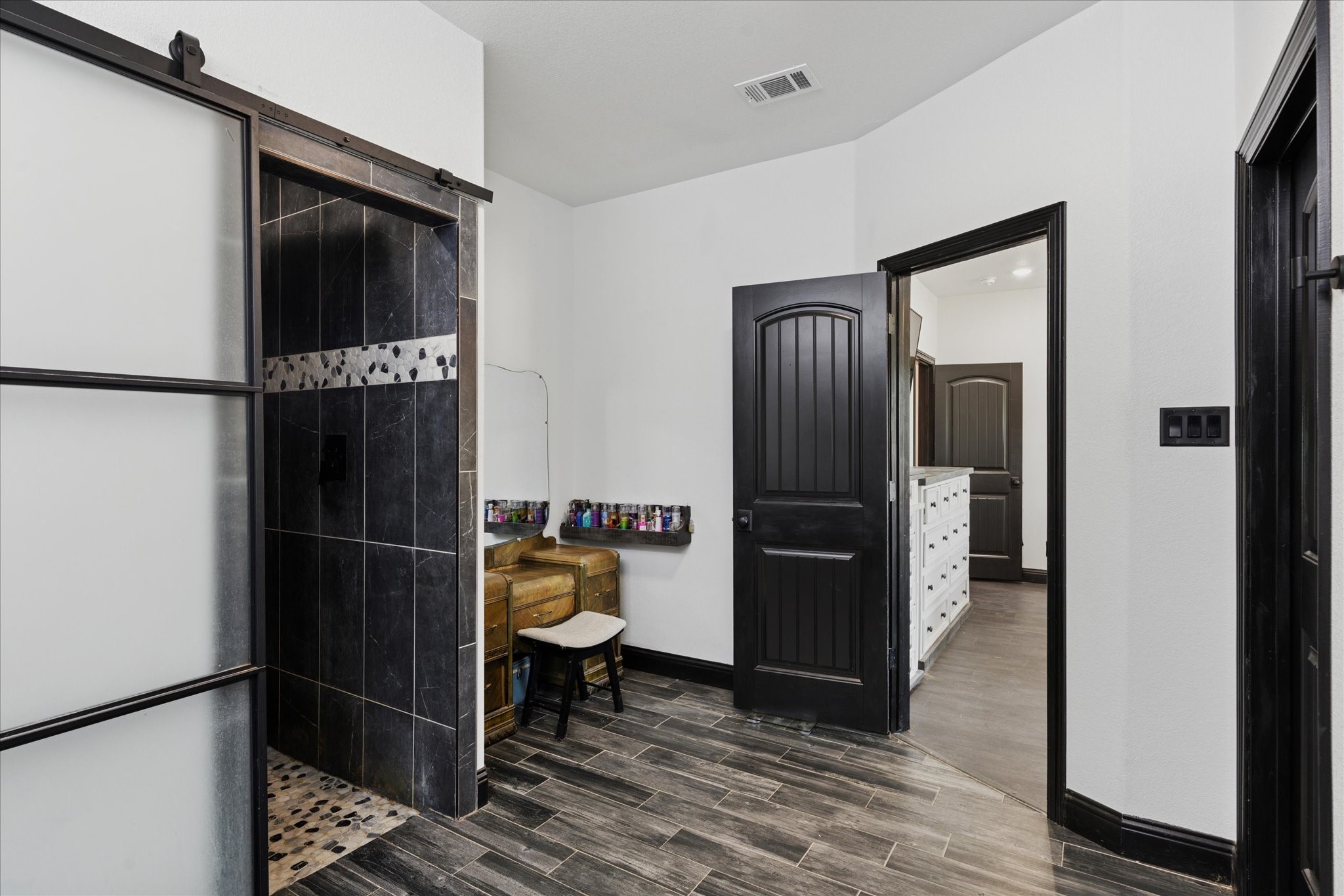 Bowie, Texas, 76230, United States, 4 Bedrooms Bedrooms, ,4 BathroomsBathrooms,Residential,For Sale,1895366