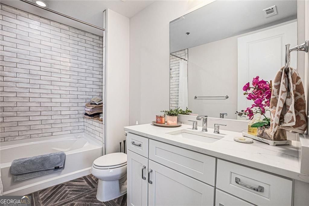 Atlanta, Georgia, 30363, United States, 3 Bedrooms Bedrooms, ,3 BathroomsBathrooms,Residential,For Sale,2035500