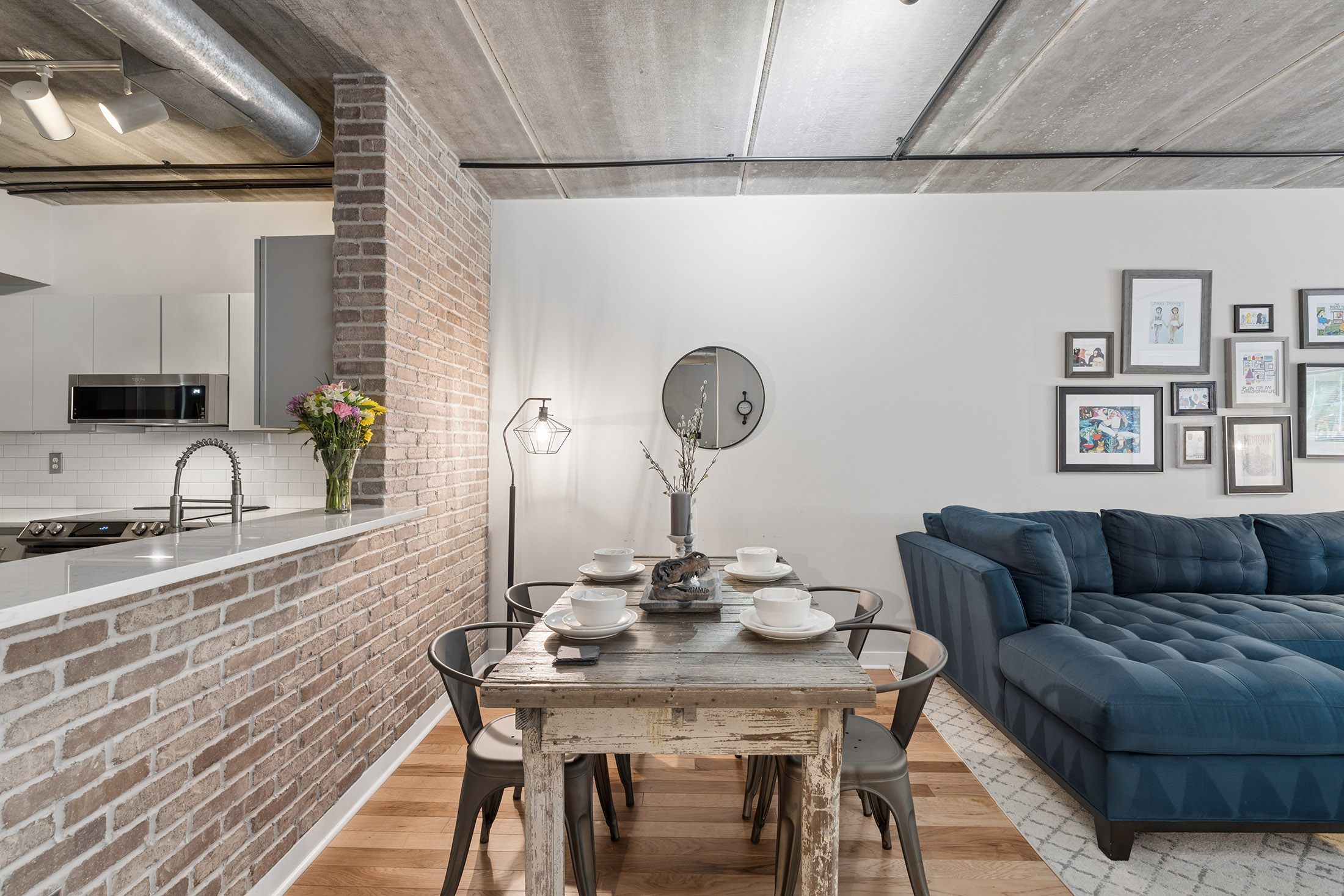  Spacious Heart-of-Midtown Condo - 物件實景