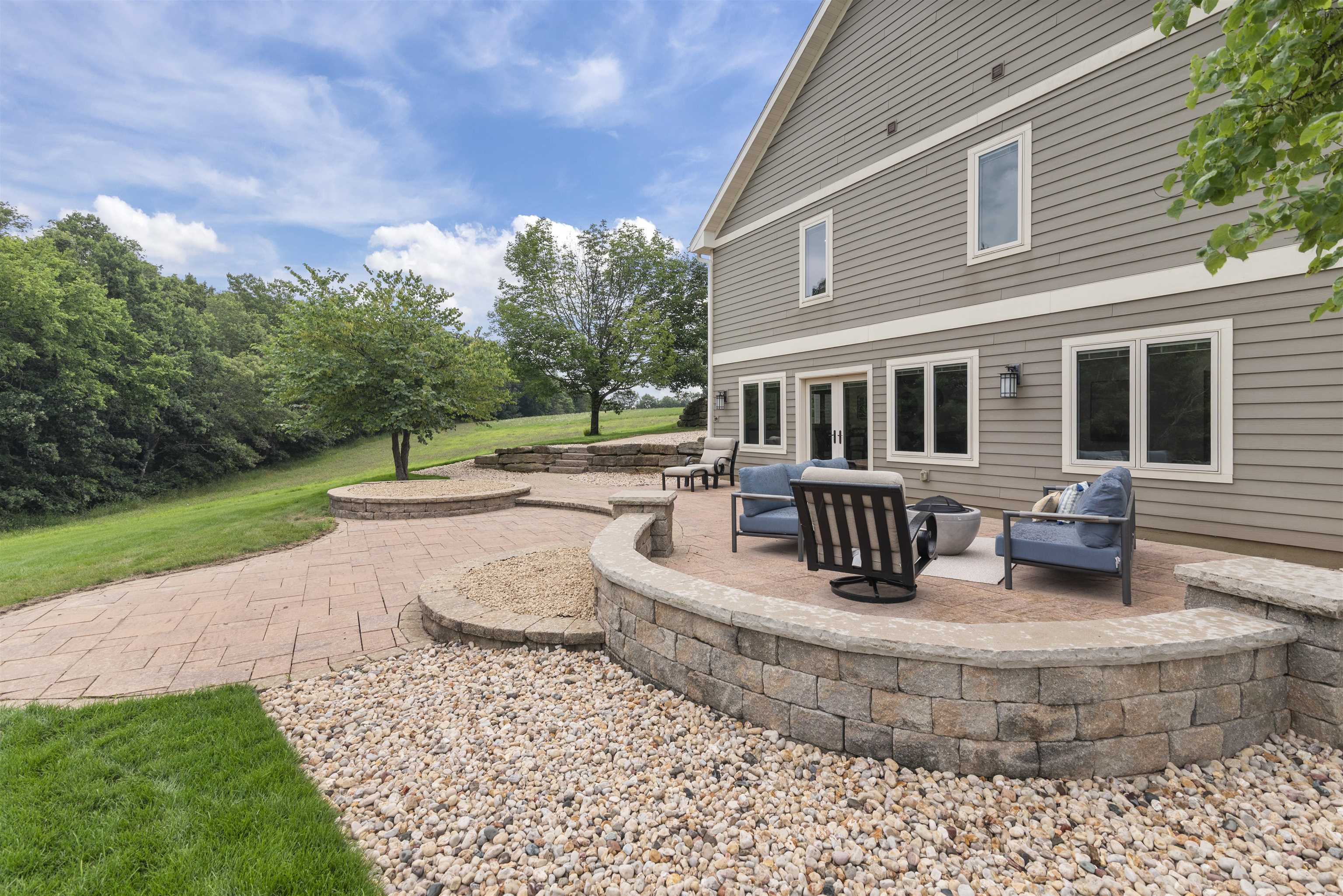 Avoca, Wisconsin, 53506, United States, 3 Bedrooms Bedrooms, ,4 BathroomsBathrooms,Residential,For Sale,1895039