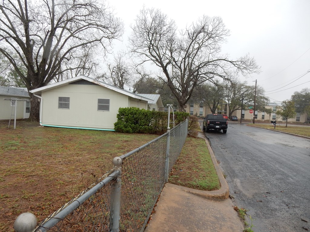 Fredericksburg, Texas, 78624, United States, 3 Bedrooms Bedrooms, ,2 BathroomsBathrooms,Residential,For Sale,1842373
