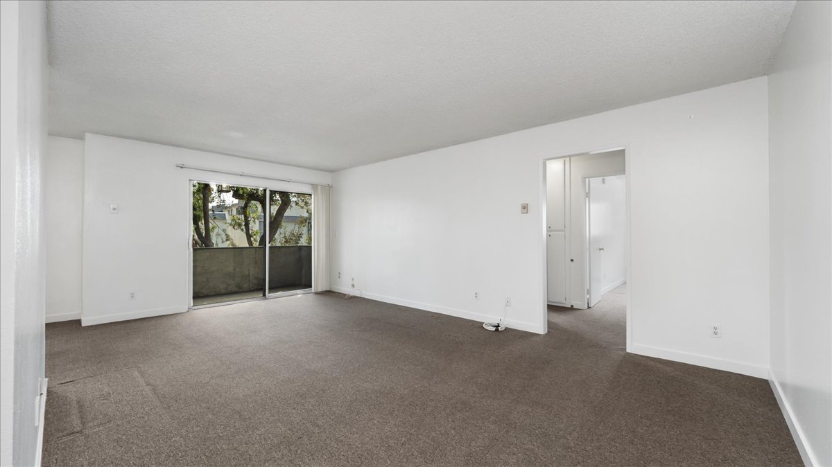 Los Angeles, California, 90034, United States, 2 Bedrooms Bedrooms, ,2 BathroomsBathrooms,Residential,For Sale,1944972