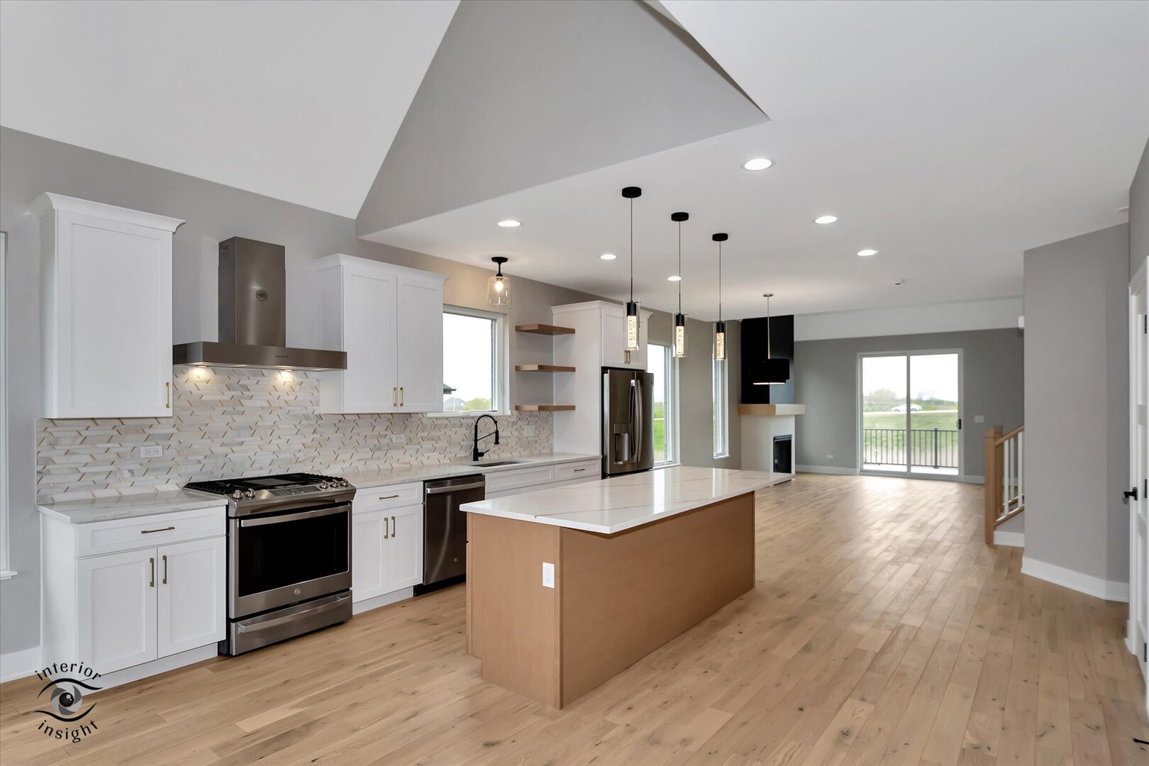 Lemont, Illinois, 60439, United States, 4 Bedrooms Bedrooms, ,4 BathroomsBathrooms,Residential,For Sale,1882254