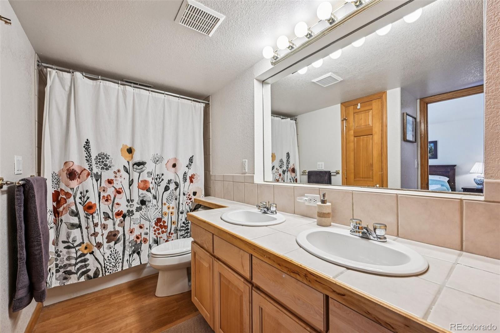 Arvada, Colorado, 80004, United States, 4 Bedrooms Bedrooms, ,2 BathroomsBathrooms,Residential,For Sale,1984422