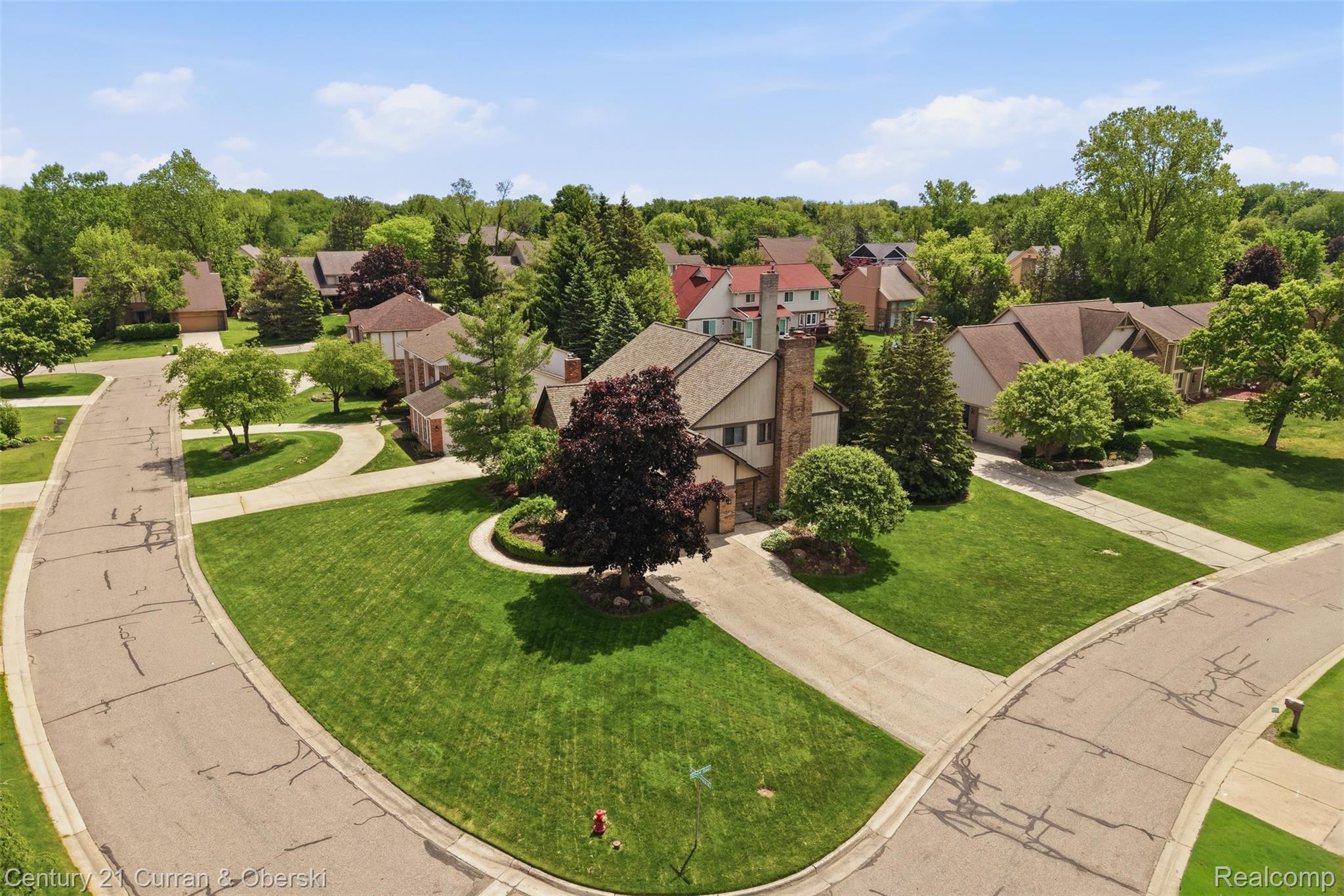 Farmington Hills, Michigan, 48331, United States, 4 Bedrooms Bedrooms, ,4 BathroomsBathrooms,Residential,For Sale,2048985