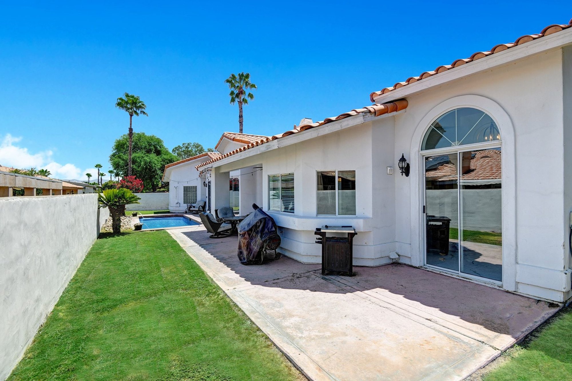  Custom Home with Owned Solar in Bermuda Dunes CC - 物件實景