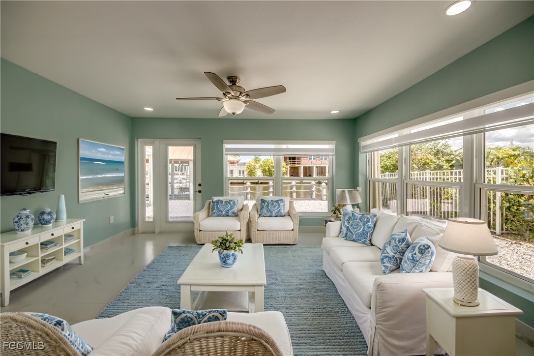 Fort Myers Beach, Florida, 33931, United States, 3 Bedrooms Bedrooms, ,2 BathroomsBathrooms,Residential,For Sale,1975838