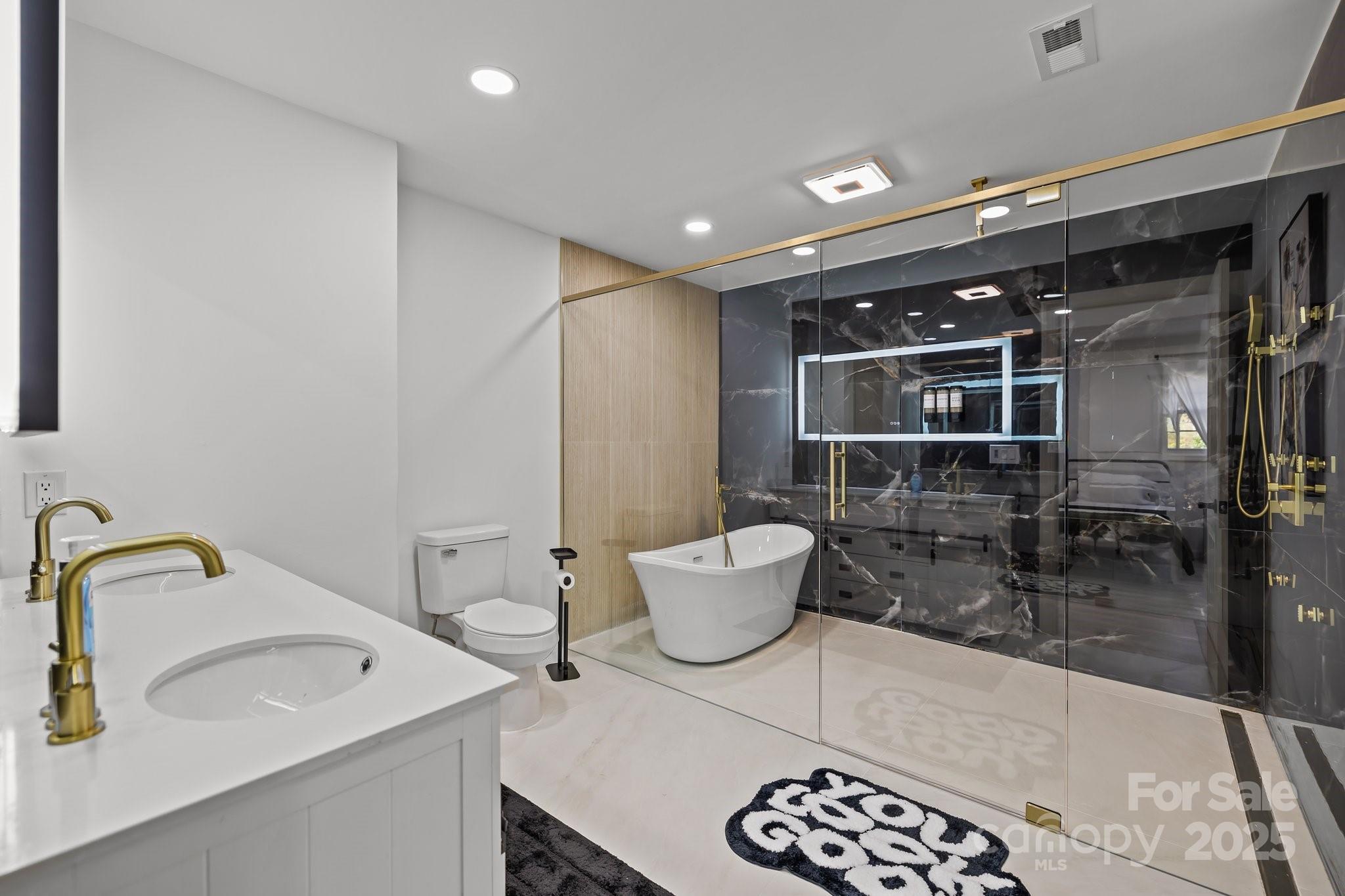 Matthews, North Carolina, 28105, United States, 5 Bedrooms Bedrooms, ,4 BathroomsBathrooms,Residential,For Sale,2003346