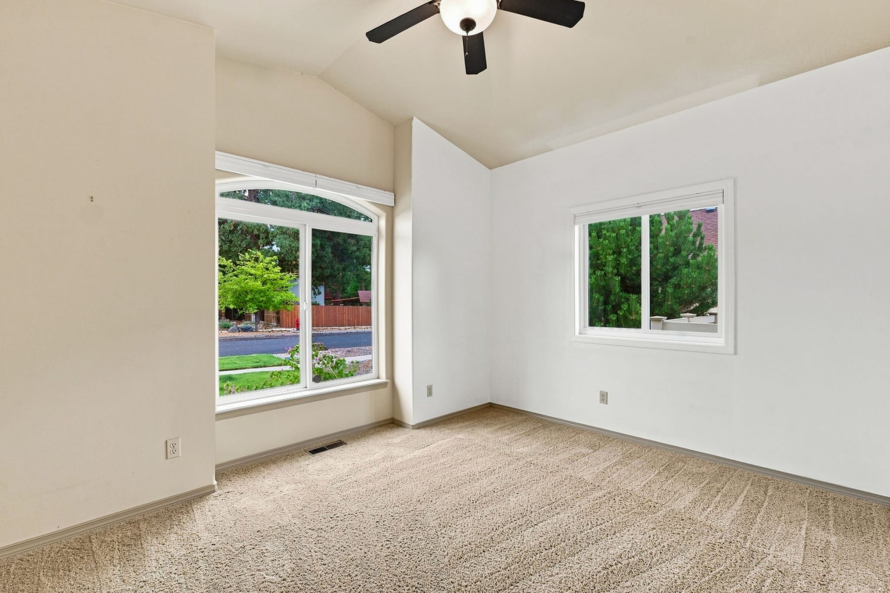  2234 SE Pilatus Lane Bend, OR 97702 - 物件實景