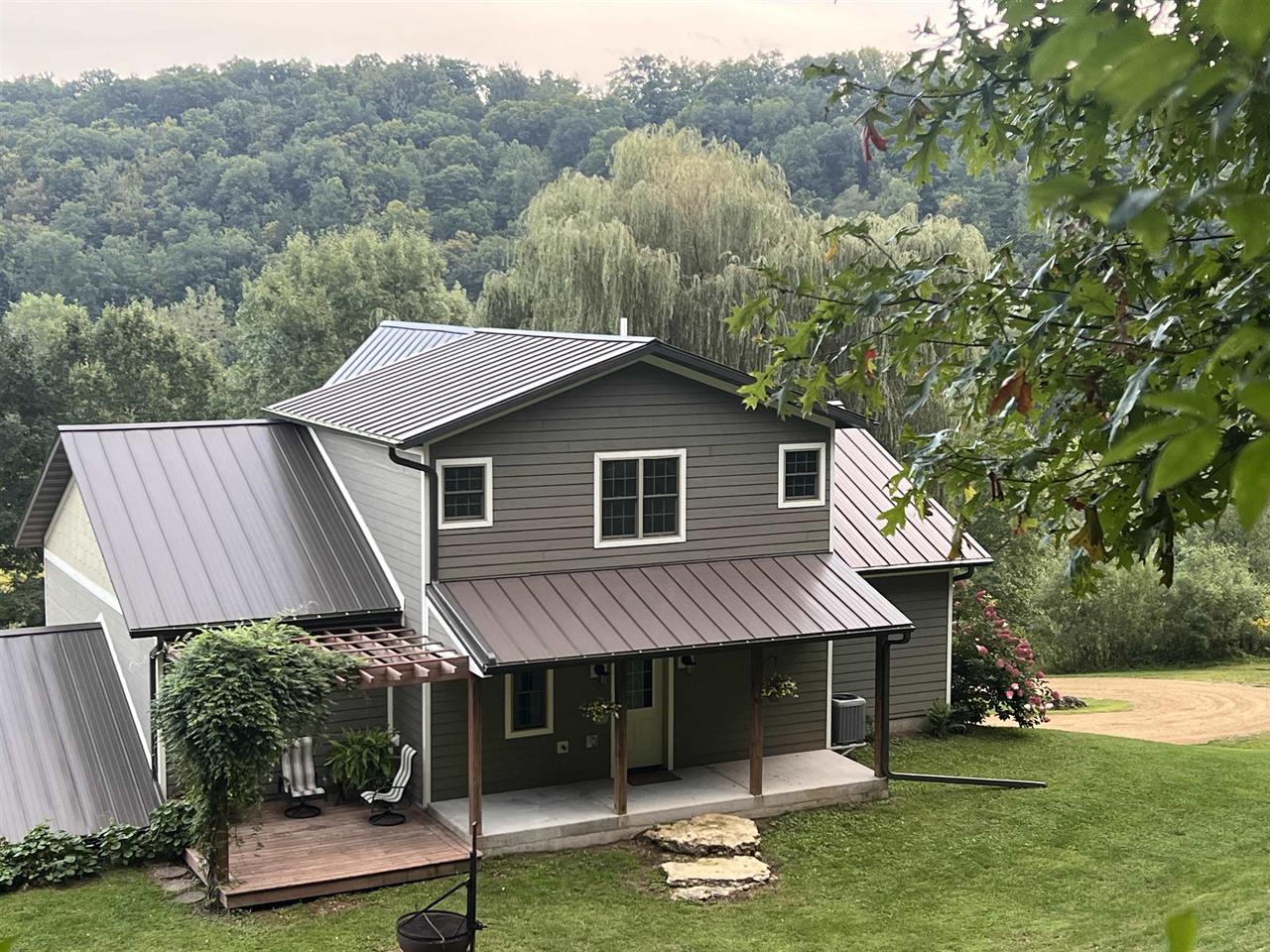 Westby, Wisconsin, 54667, United States, 3 Bedrooms Bedrooms, ,3 BathroomsBathrooms,Residential,For Sale,1977148