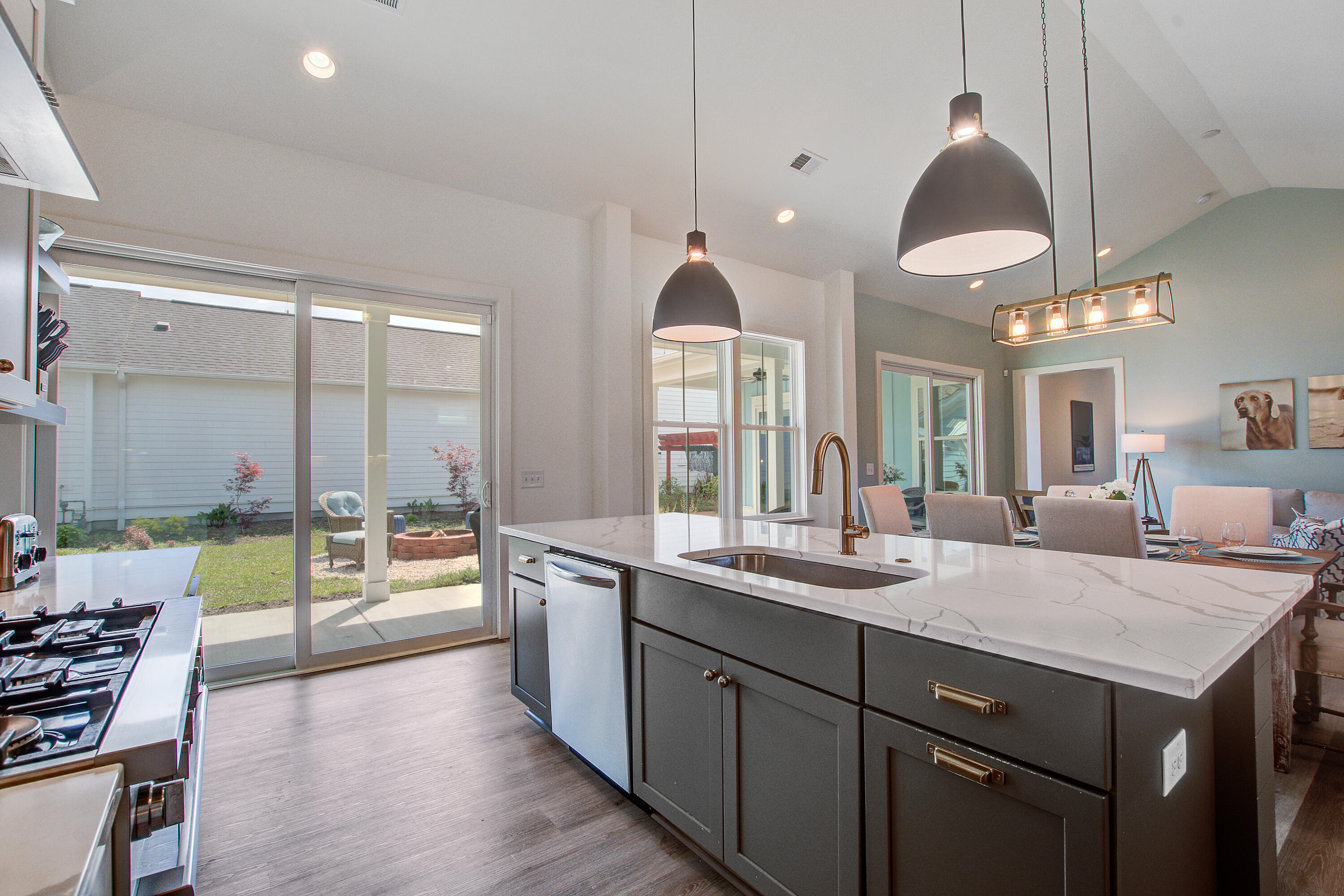 Summerville, South Carolina, 29486, United States, 3 Bedrooms Bedrooms, ,4 BathroomsBathrooms,Residential,For Sale,1770672