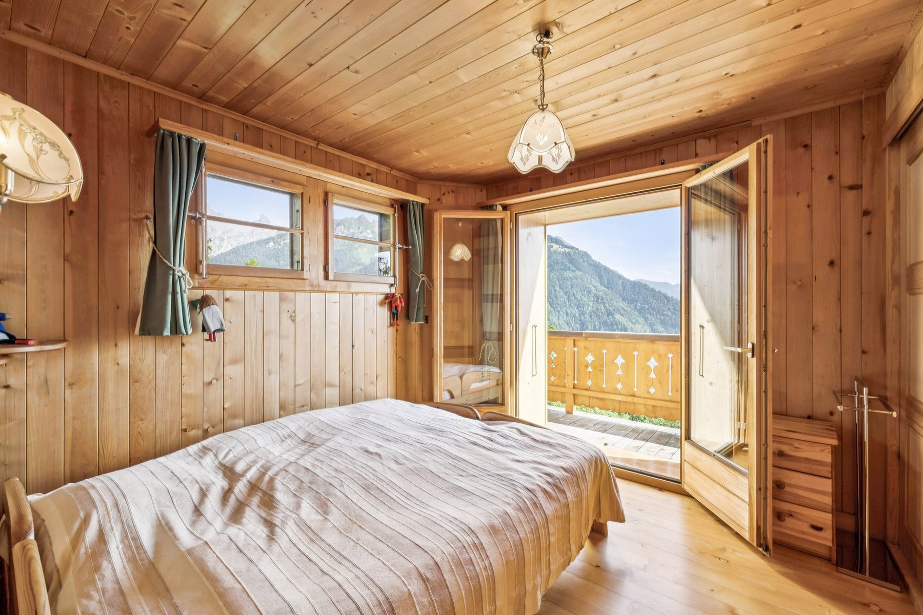  Traditional chalet in need of renovation in Gryon, with a view and a large garde - 物件實景